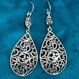 🎉❤️Ava Scroll Design Teardrop Earrings